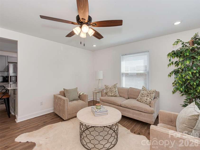 4014 Fieldcrest Road, Charlotte, NC 28217.  MLS# CAR4341849, YatesRealty ID 15046. 