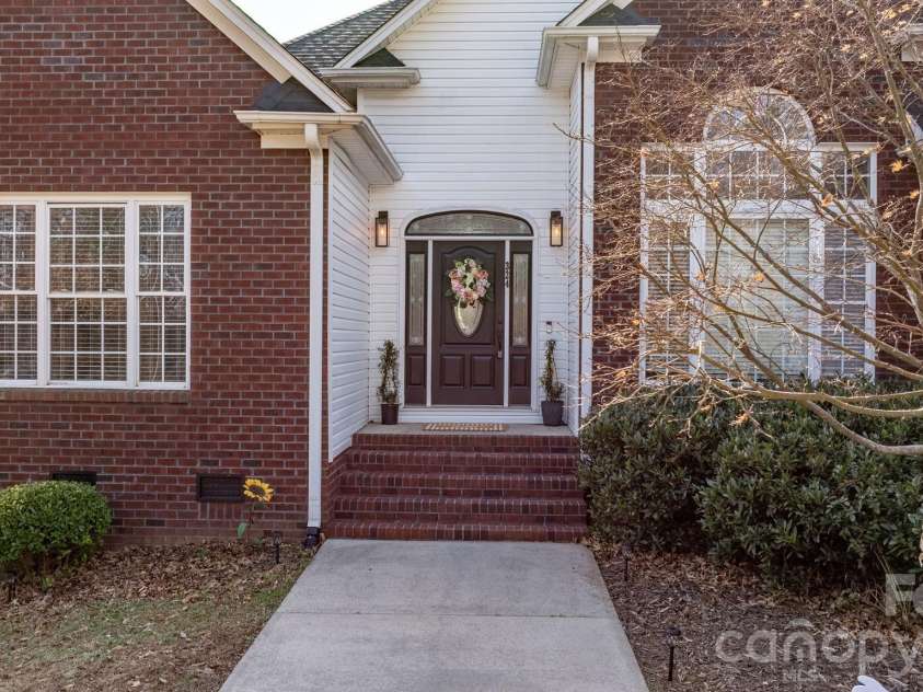 324 Old Hardin Road, Dallas, NC 28034.  MLS# CAR4350191, YatesRealty ID 15047. 