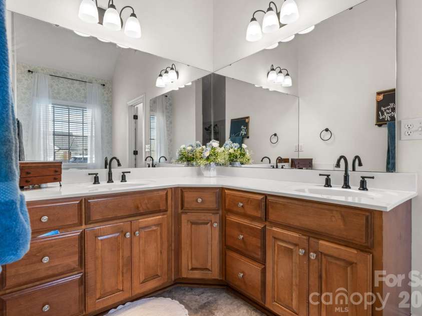 324 Old Hardin Road, Dallas, NC 28034.  MLS# CAR4350191, YatesRealty ID 15047. 