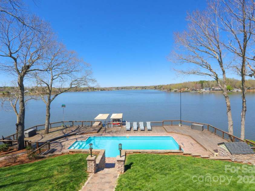 231 Larkspur Lane, Lexington, NC 27292.  MLS# CAR4240116, YatesRealty ID 15049. 