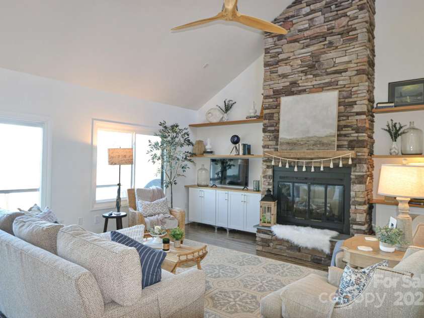 231 Larkspur Lane, Lexington, NC 27292.  MLS# CAR4240116, YatesRealty ID 15049. 