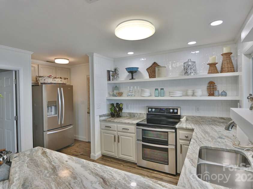 231 Larkspur Lane, Lexington, NC 27292.  MLS# CAR4240116, YatesRealty ID 15049. 