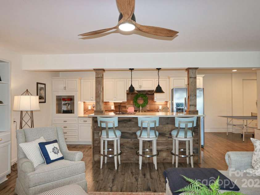 231 Larkspur Lane, Lexington, NC 27292.  MLS# CAR4240116, YatesRealty ID 15049. 