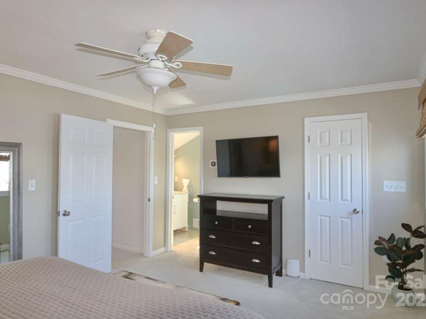 231 Larkspur Lane, Lexington, NC 27292.  MLS# CAR4240116, YatesRealty ID 15049. 