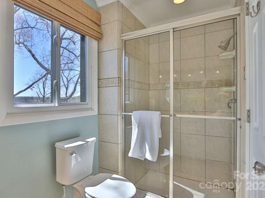 231 Larkspur Lane, Lexington, NC 27292.  MLS# CAR4240116, YatesRealty ID 15049. 