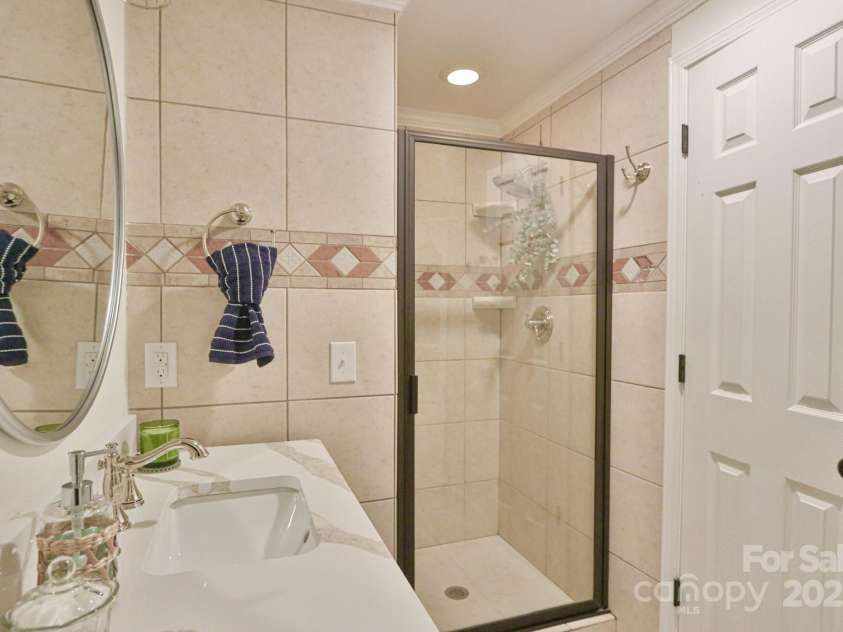 231 Larkspur Lane, Lexington, NC 27292.  MLS# CAR4240116, YatesRealty ID 15049. 