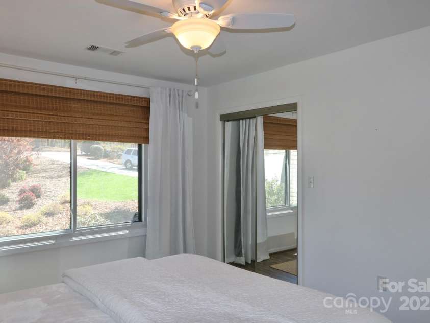 231 Larkspur Lane, Lexington, NC 27292.  MLS# CAR4240116, YatesRealty ID 15049. 