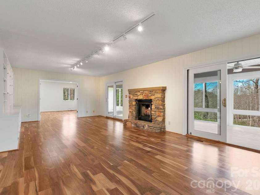 400 Middle Connestee Trail, Brevard, NC 28712.  MLS# CAR4354726, YatesRealty ID 15049. Den