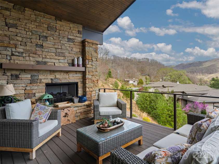 173 Southpoint Ridge, Maggie Valley, NC 28751.  MLS# CAR4254266, YatesRealty ID 1505. 