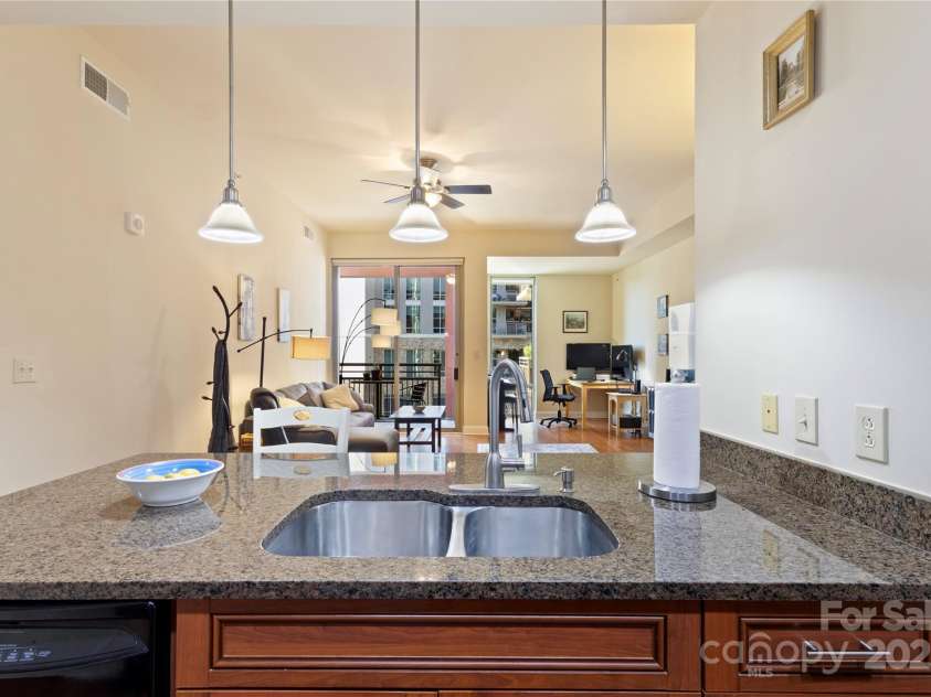 701 Royal Court, Charlotte, NC 28202.  MLS# CAR4334117, YatesRealty ID 1505. 