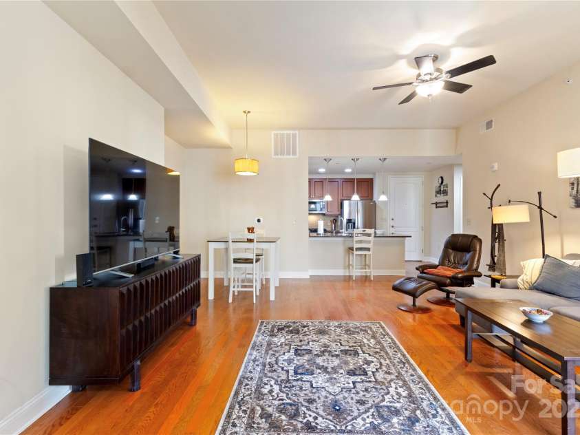 701 Royal Court, Charlotte, NC 28202.  MLS# CAR4334117, YatesRealty ID 1505. 