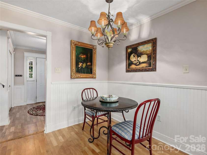 142 Twin Lakes Drive, Candler, NC 28715.  MLS# CAR4362309, YatesRealty ID 15050. 