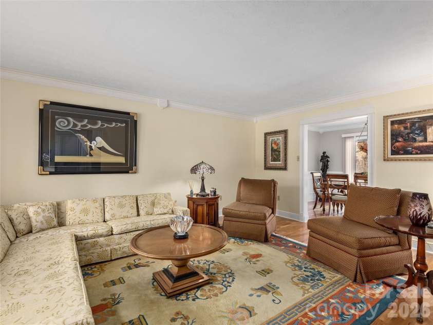142 Twin Lakes Drive, Candler, NC 28715.  MLS# CAR4362309, YatesRealty ID 15050. 