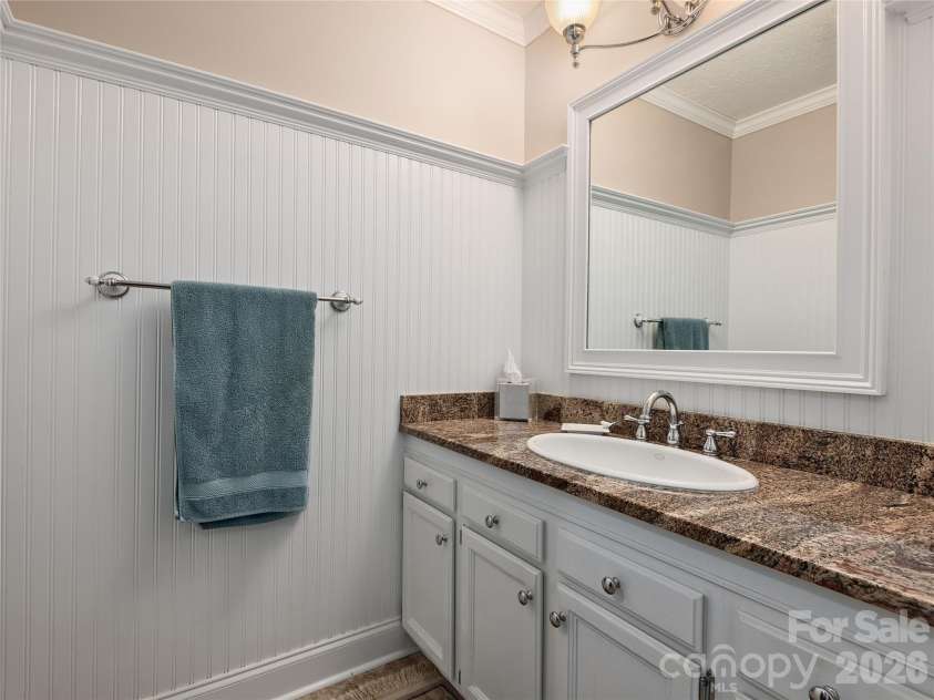 142 Twin Lakes Drive, Candler, NC 28715.  MLS# CAR4362309, YatesRealty ID 15050. 