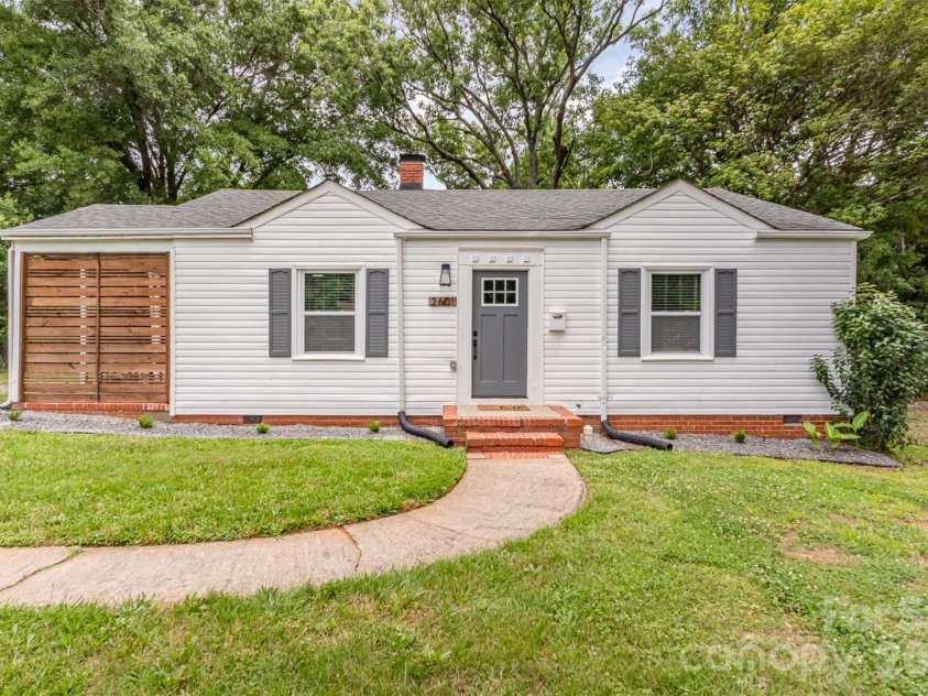 2601 Ashley Road, Charlotte, NC 28208.  MLS# CAR4364614, YatesRealty ID 15051. 
