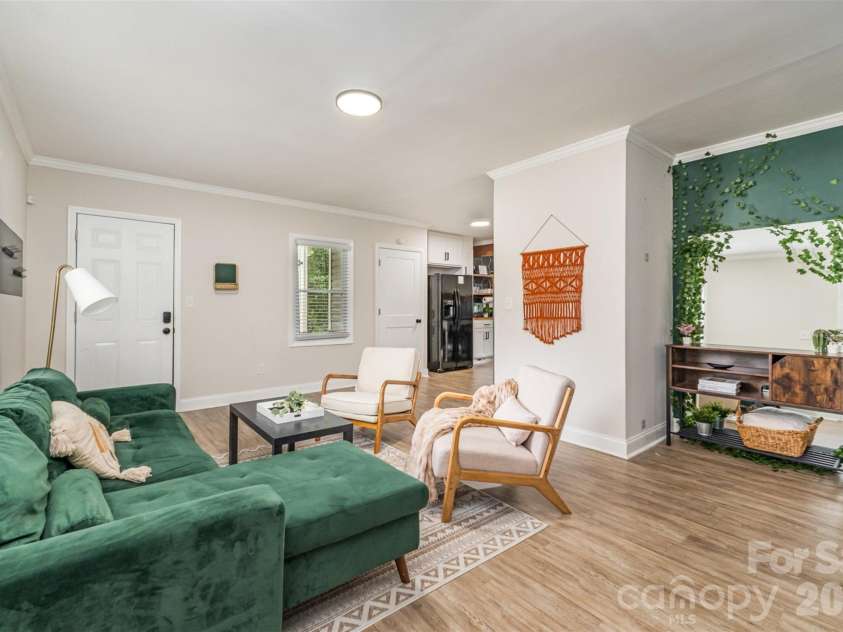 2601 Ashley Road, Charlotte, NC 28208.  MLS# CAR4364614, YatesRealty ID 15051. 
