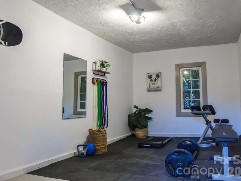 2601 Ashley Road, Charlotte, NC 28208.  MLS# CAR4364614, YatesRealty ID 15051. 