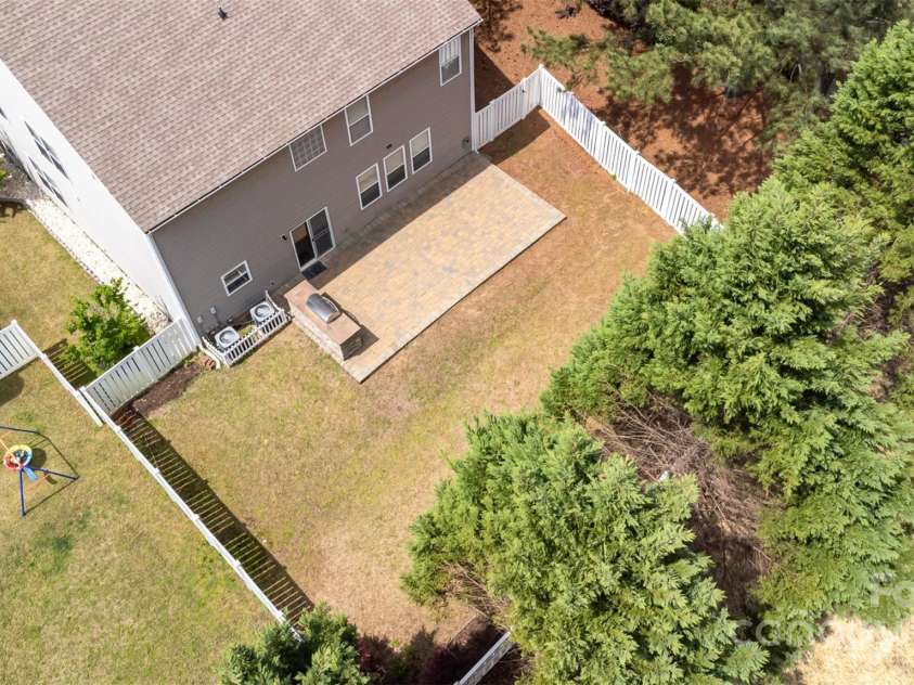 7638 Carrington Forest Lane, Matthews, NC 28105.  MLS# CAR4244889, YatesRealty ID 15051. 