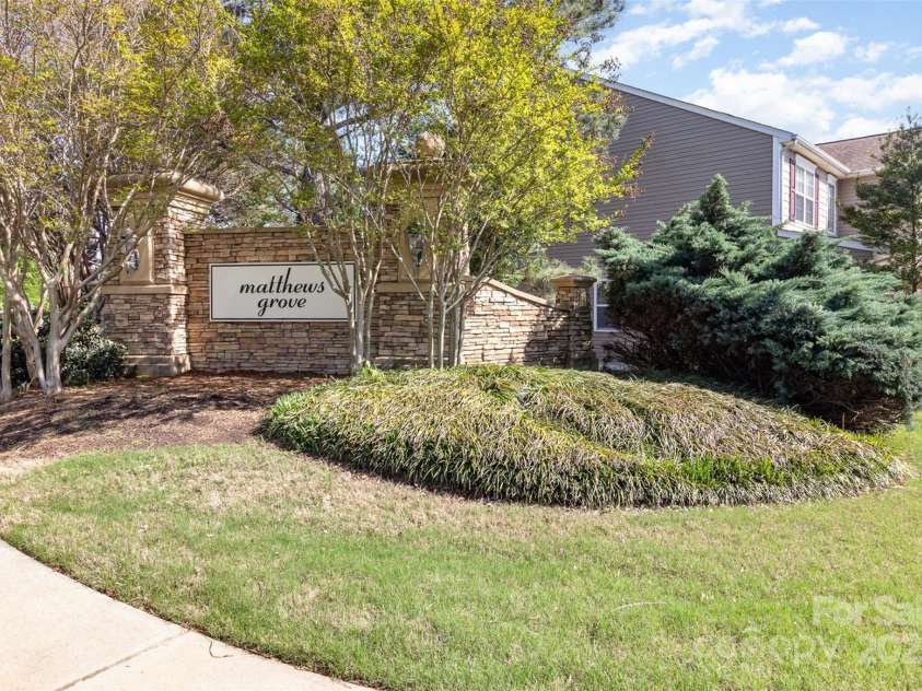 7638 Carrington Forest Lane, Matthews, NC 28105.  MLS# CAR4244889, YatesRealty ID 15051. 