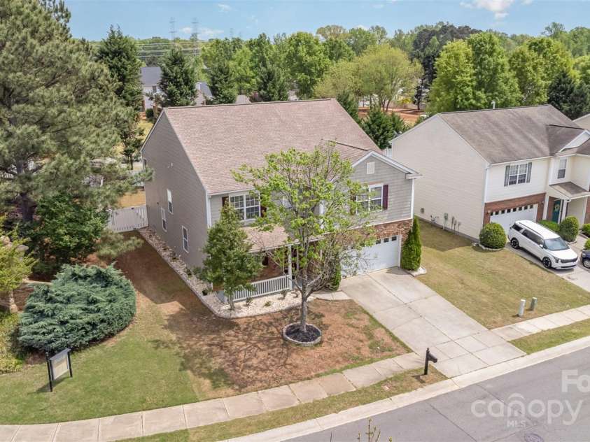 7638 Carrington Forest Lane, Matthews, NC 28105.  MLS# CAR4244889, YatesRealty ID 15051. 