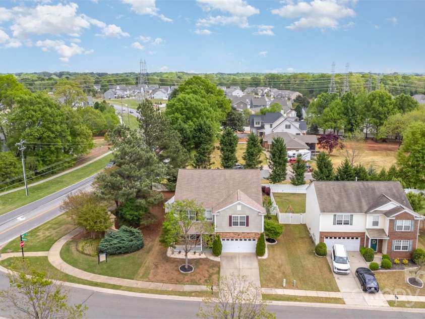 7638 Carrington Forest Lane, Matthews, NC 28105.  MLS# CAR4244889, YatesRealty ID 15051. 