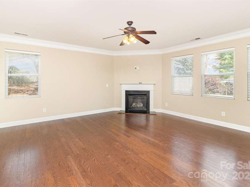 7638 Carrington Forest Lane, Matthews, NC 28105.  MLS# CAR4244889, YatesRealty ID 15051. 