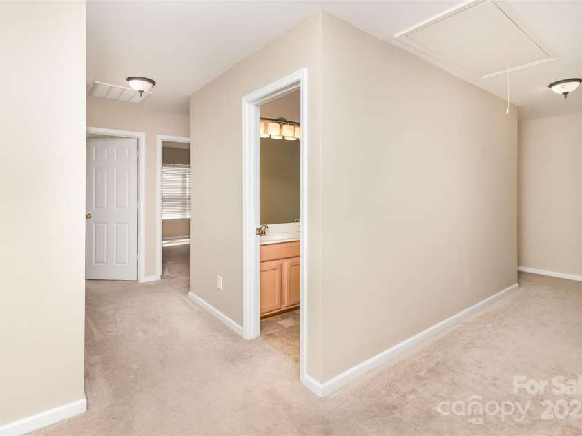 7638 Carrington Forest Lane, Matthews, NC 28105.  MLS# CAR4244889, YatesRealty ID 15051. 