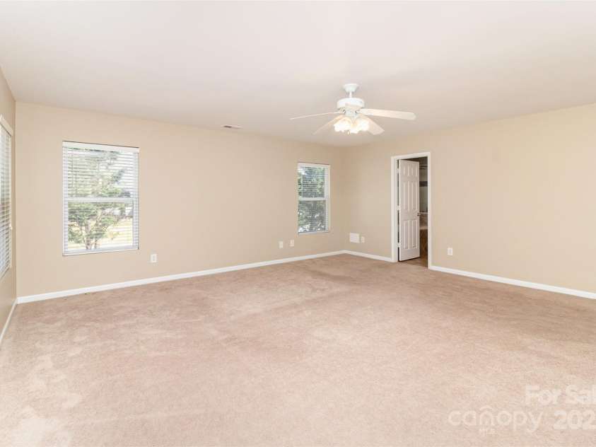 7638 Carrington Forest Lane, Matthews, NC 28105.  MLS# CAR4244889, YatesRealty ID 15051. 