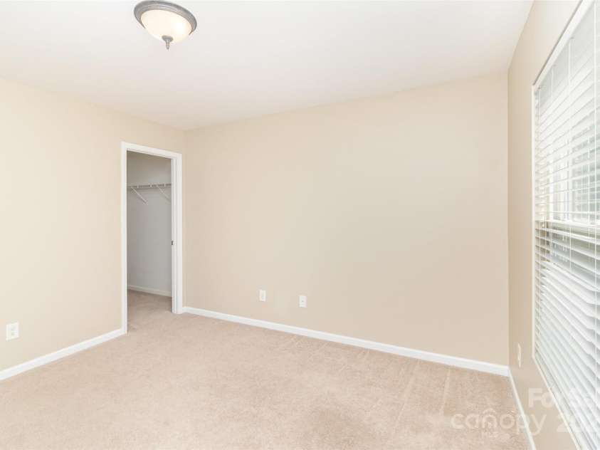 7638 Carrington Forest Lane, Matthews, NC 28105.  MLS# CAR4244889, YatesRealty ID 15051. 