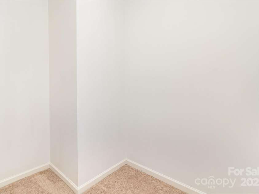 7638 Carrington Forest Lane, Matthews, NC 28105.  MLS# CAR4244889, YatesRealty ID 15051. 