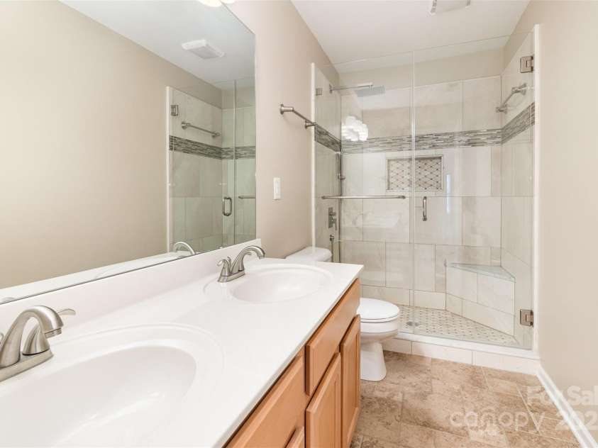 7638 Carrington Forest Lane, Matthews, NC 28105.  MLS# CAR4244889, YatesRealty ID 15051. 