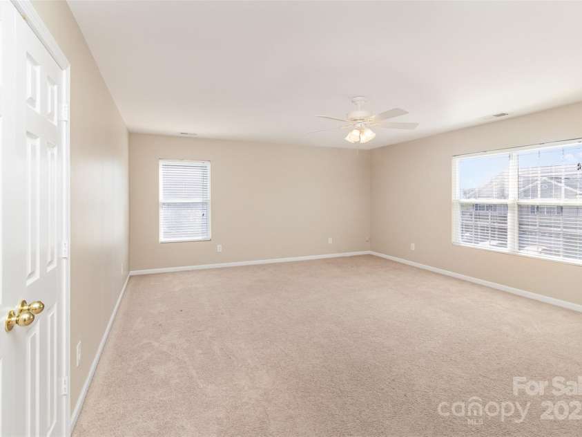 7638 Carrington Forest Lane, Matthews, NC 28105.  MLS# CAR4244889, YatesRealty ID 15051. 