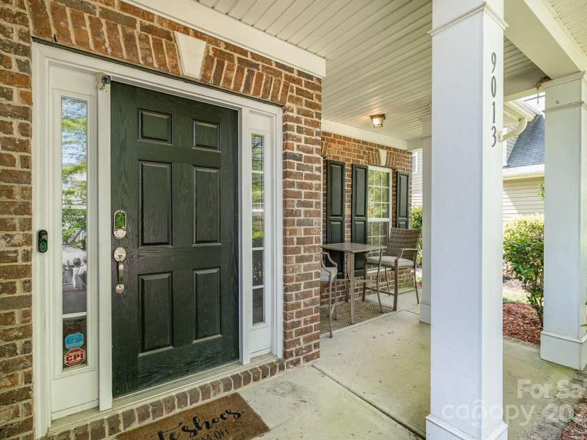 9013 Gailes Drive, Charlotte, NC 28278.  MLS# CAR4242722, YatesRealty ID 15052. 