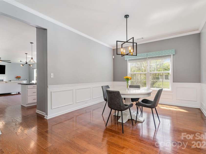 9013 Gailes Drive, Charlotte, NC 28278.  MLS# CAR4242722, YatesRealty ID 15052. 