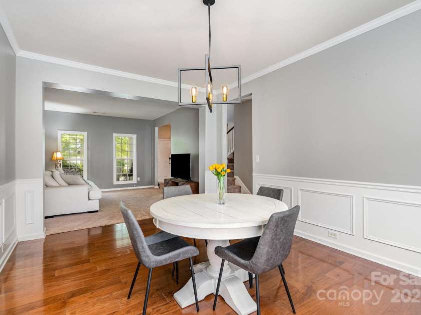 9013 Gailes Drive, Charlotte, NC 28278.  MLS# CAR4242722, YatesRealty ID 15052. 