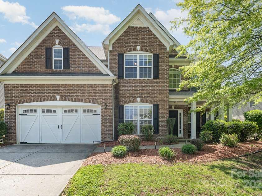 9013 Gailes Drive, Charlotte, NC 28278.  MLS# CAR4242722, YatesRealty ID 15052. 