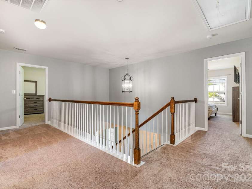 9013 Gailes Drive, Charlotte, NC 28278.  MLS# CAR4242722, YatesRealty ID 15052. 