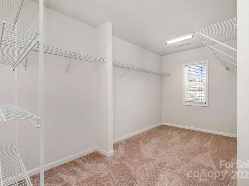 9013 Gailes Drive, Charlotte, NC 28278.  MLS# CAR4242722, YatesRealty ID 15052. 