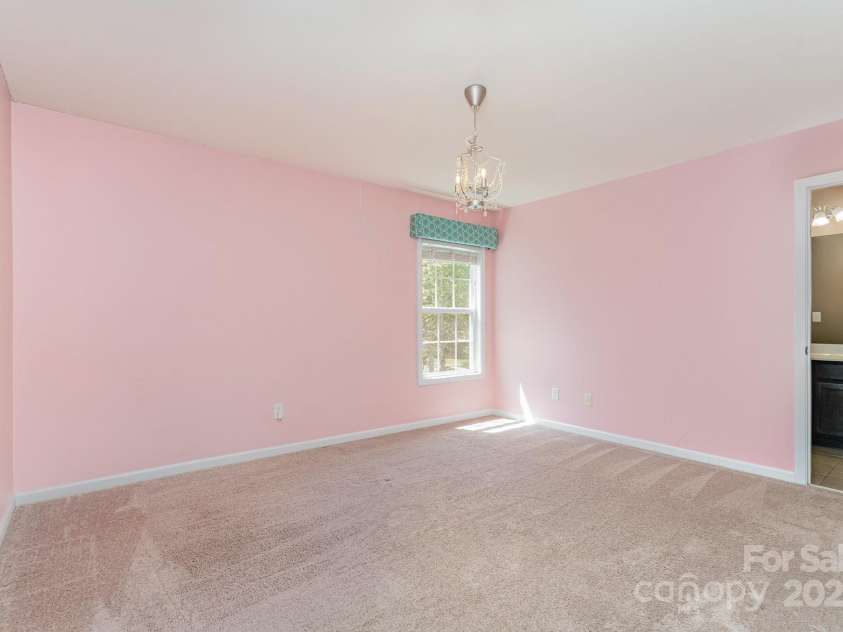 9013 Gailes Drive, Charlotte, NC 28278.  MLS# CAR4242722, YatesRealty ID 15052. 