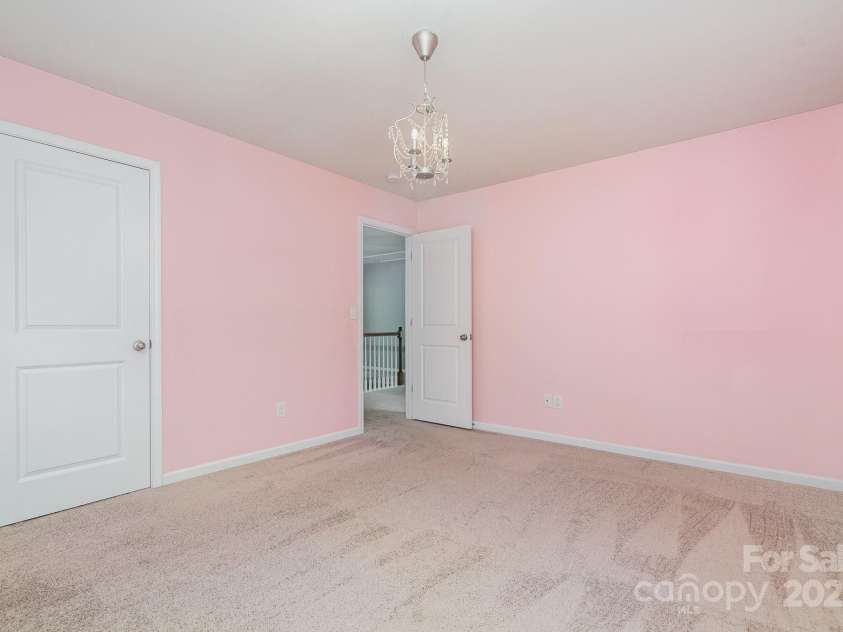 9013 Gailes Drive, Charlotte, NC 28278.  MLS# CAR4242722, YatesRealty ID 15052. 