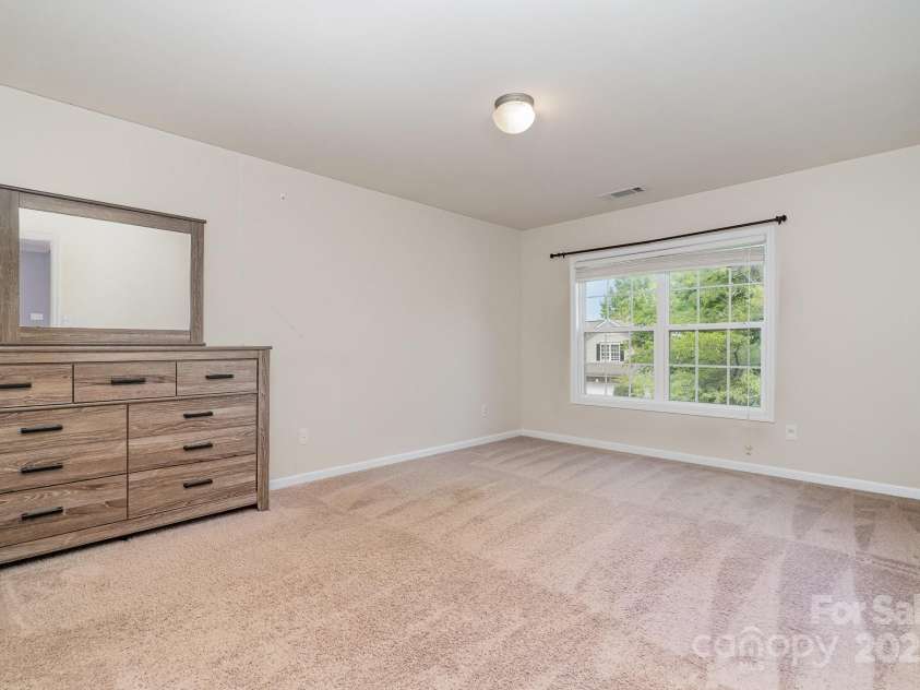 9013 Gailes Drive, Charlotte, NC 28278.  MLS# CAR4242722, YatesRealty ID 15052. 