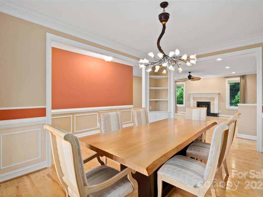 23 Clear Vista Drive, Asheville, NC 28805.  MLS# CAR4301123, YatesRealty ID 15053. 