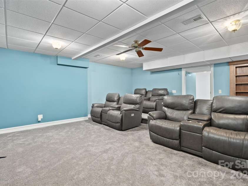 23 Clear Vista Drive, Asheville, NC 28805.  MLS# CAR4301123, YatesRealty ID 15053. 