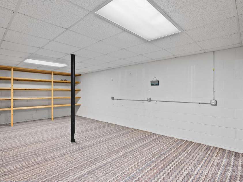 23 Clear Vista Drive, Asheville, NC 28805.  MLS# CAR4301123, YatesRealty ID 15053. 