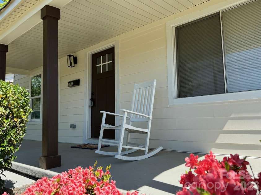 211 Cedar Drive, Concord, NC 28025.  MLS# CAR4368071, YatesRealty ID 15054. 