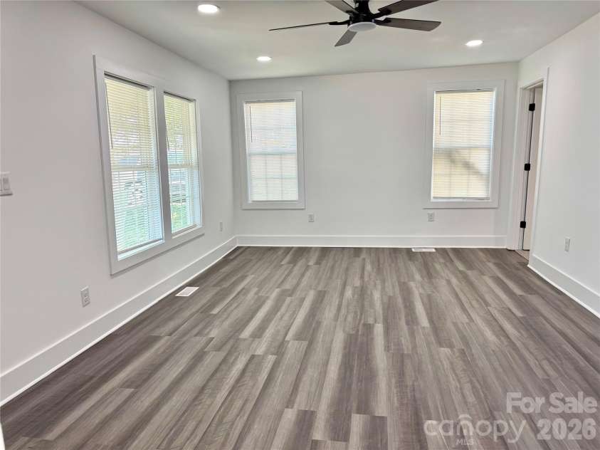 211 Cedar Drive, Concord, NC 28025.  MLS# CAR4368071, YatesRealty ID 15054. 