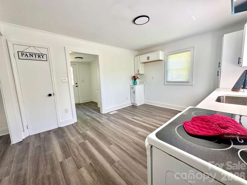 211 Cedar Drive, Concord, NC 28025.  MLS# CAR4368071, YatesRealty ID 15054. 
