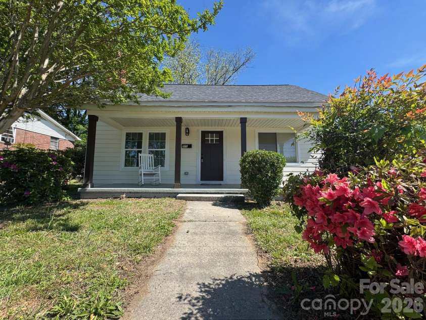 211 Cedar Drive, Concord, NC 28025.  MLS# CAR4368071, YatesRealty ID 15054. 