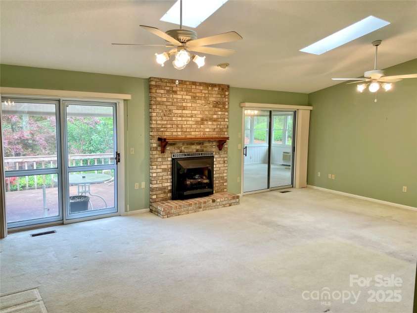 23 St. Andrews Drive, Etowah, NC 28729.  MLS# CAR4248416, YatesRealty ID 15054. 