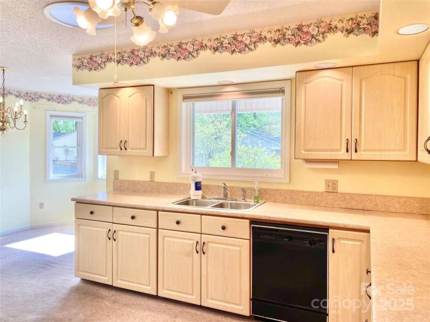 23 St. Andrews Drive, Etowah, NC 28729.  MLS# CAR4248416, YatesRealty ID 15054. 